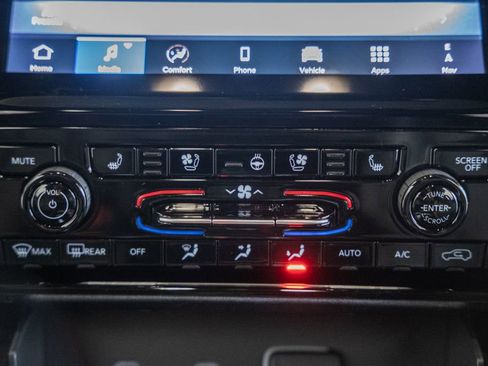 New 2025 Jeep Grand Cherokee L Limited w/ Luxury Tech Group II image 23