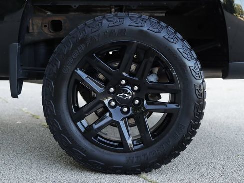 Used 2023 Chevrolet Silverado 1500 Custom Trail Boss w/ LPO, Dark Essentials Package AWD/4WD image 35