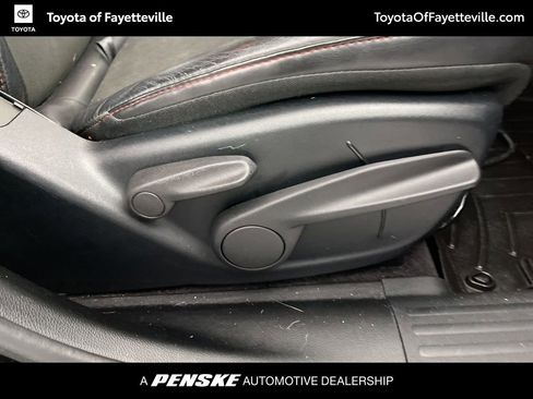 Used 2017 Jeep Cherokee Trailhawk image 7