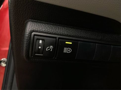 Used 2020 Toyota Corolla SE FWD image 23