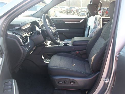 New 2026 GMC Acadia Elevation image 13