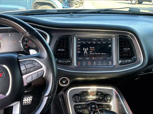 Used 2017 Dodge Challenger GT w/ Driver Convenience Group image 6