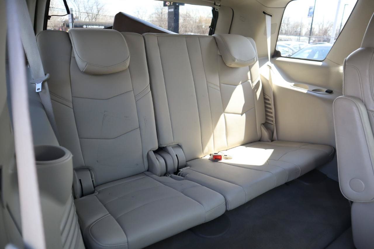 Used 2020 Cadillac Escalade Luxury RWD image 14