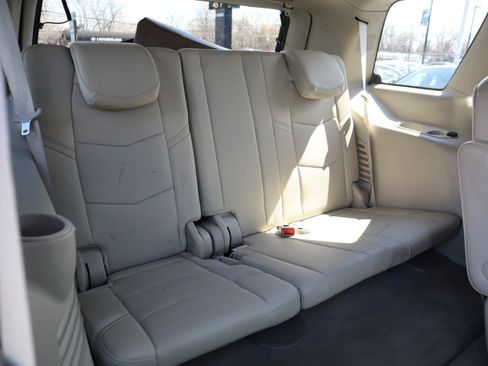 Used 2020 Cadillac Escalade Luxury RWD image 14