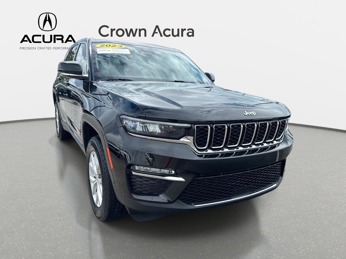 Used 2023 Jeep Grand Cherokee Limited AWD/4WD image 7