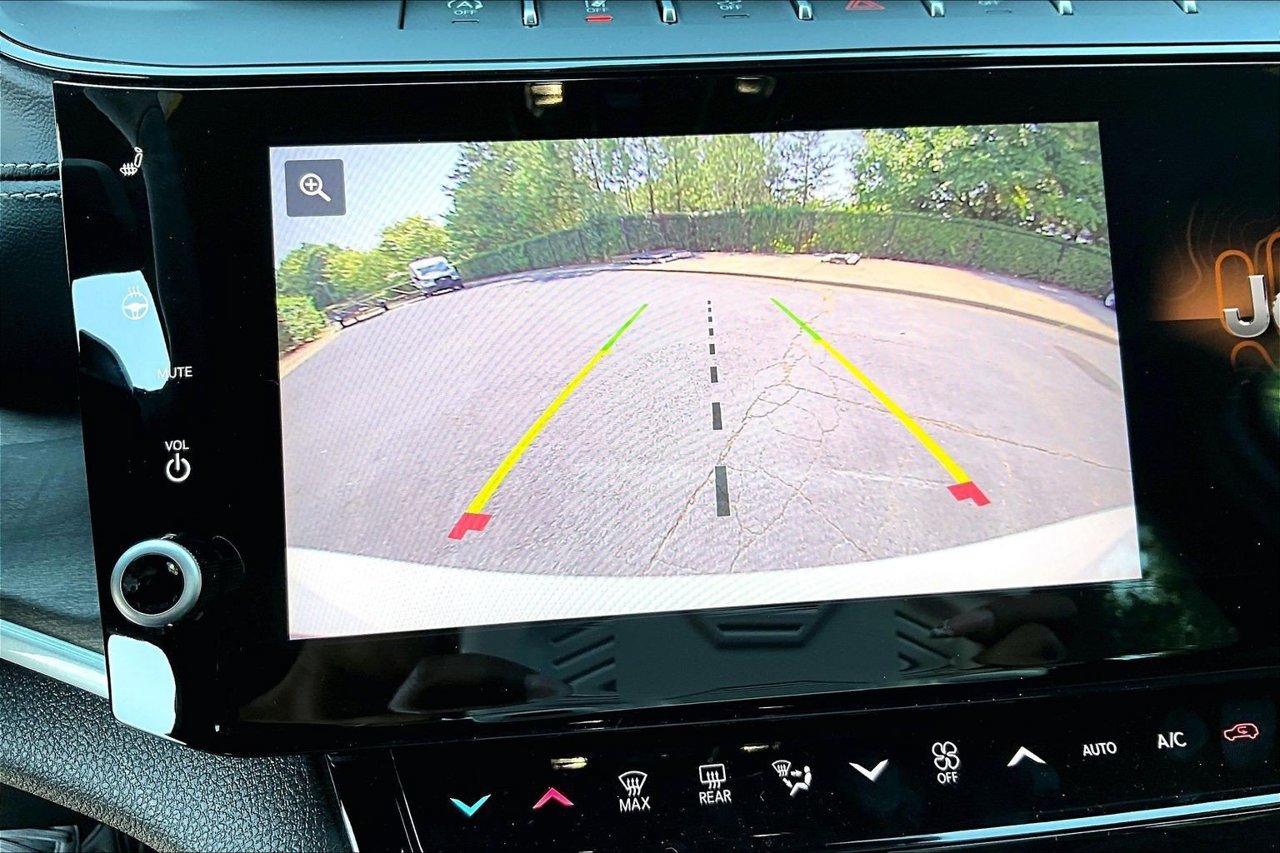 New 2027 Jeep Grand Cherokee Altitude AWD/4WD image 13