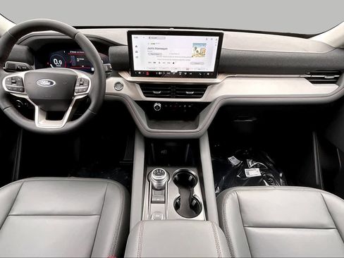 New 2026 Ford Explorer Active w/ Active Comfort Package RWD image 5