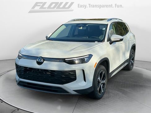 New 2026 Volkswagen Tiguan SE image 3