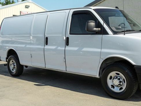 Used 2022 Chevrolet Express 2500 Extended w/ Driver Convenience Package RWD image 44
