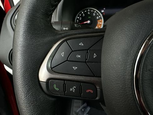 Certified 2022 Jeep Renegade Latitude w/ Convenience Group image 24