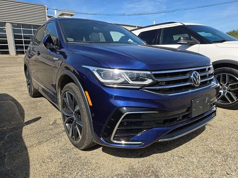 Used 2024 Volkswagen Tiguan SEL R-Line image 3