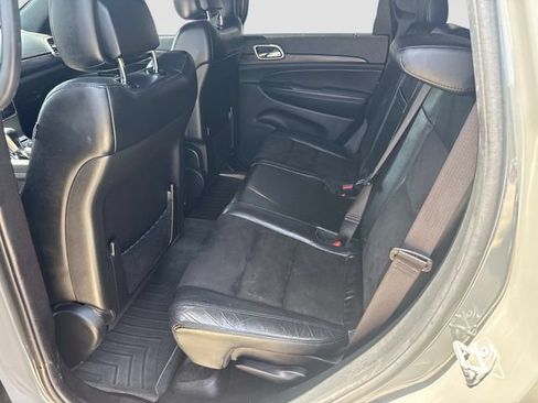 Used 2021 Jeep Grand Cherokee Laredo X AWD/4WD image 14