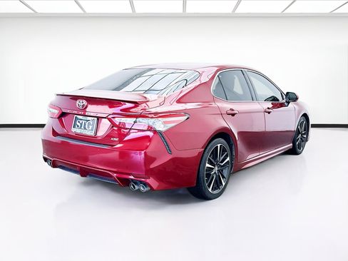 Used 2018 Toyota Camry XSE image 4