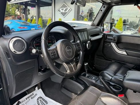 Used 2012 Jeep Wrangler Unlimited Sahara w/ Connectivity Group AWD/4WD image 14