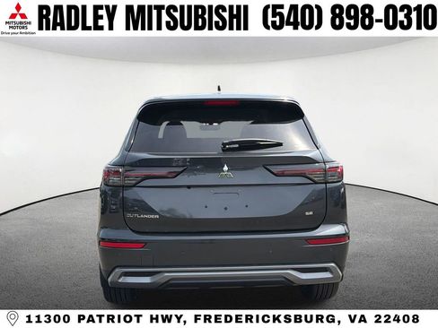 New 2026 Mitsubishi Outlander SE image 3