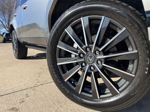 Used 2024 Lexus GX 550 image 7