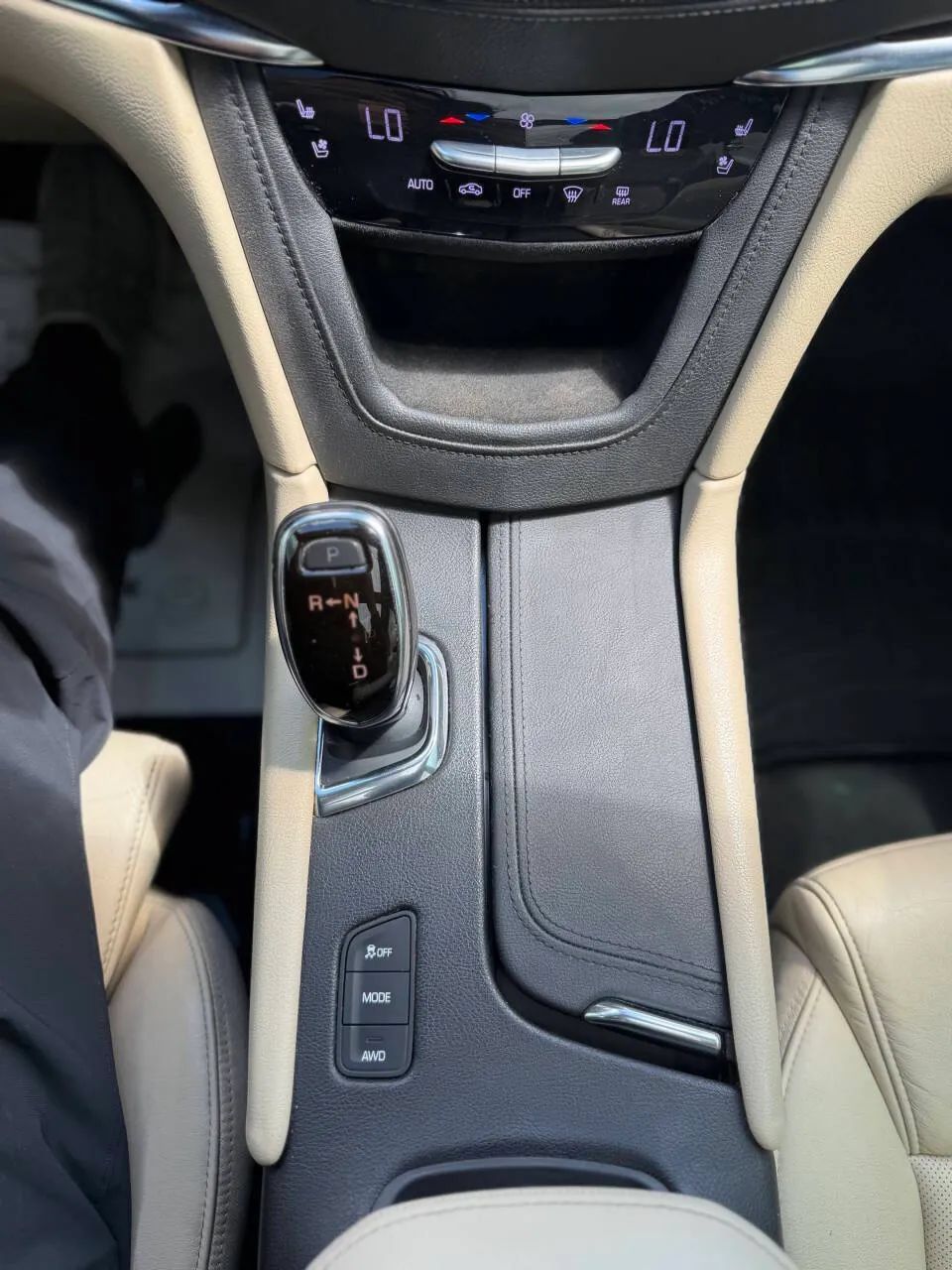 Used 2017 Cadillac XT5 Premium Luxury AWD/4WD image 18