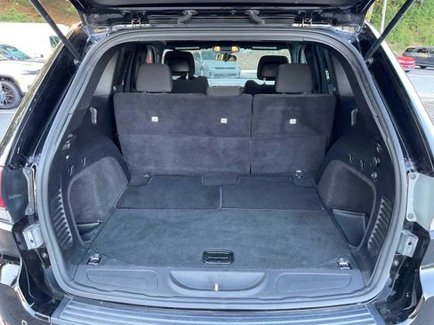 Used 2021 Jeep Grand Cherokee Laredo RWD image 26