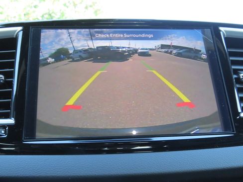 New 2025 Chrysler Voyager LX image 29