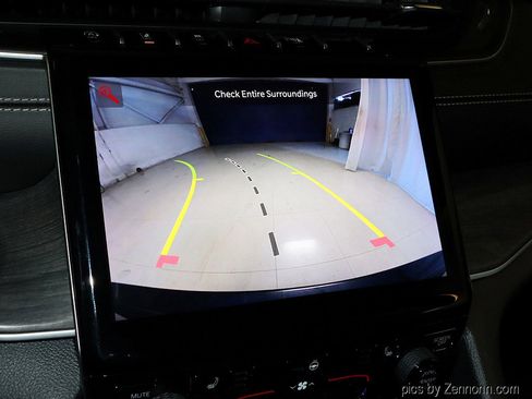 Used 2024 Jeep Grand Cherokee Limited image 19