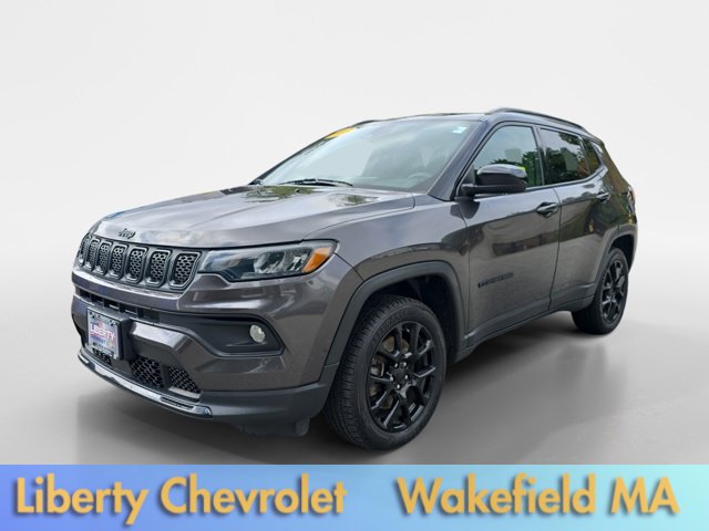 Used 2023 Jeep Compass Latitude w/ Sun and Sound Group AWD/4WD image 3