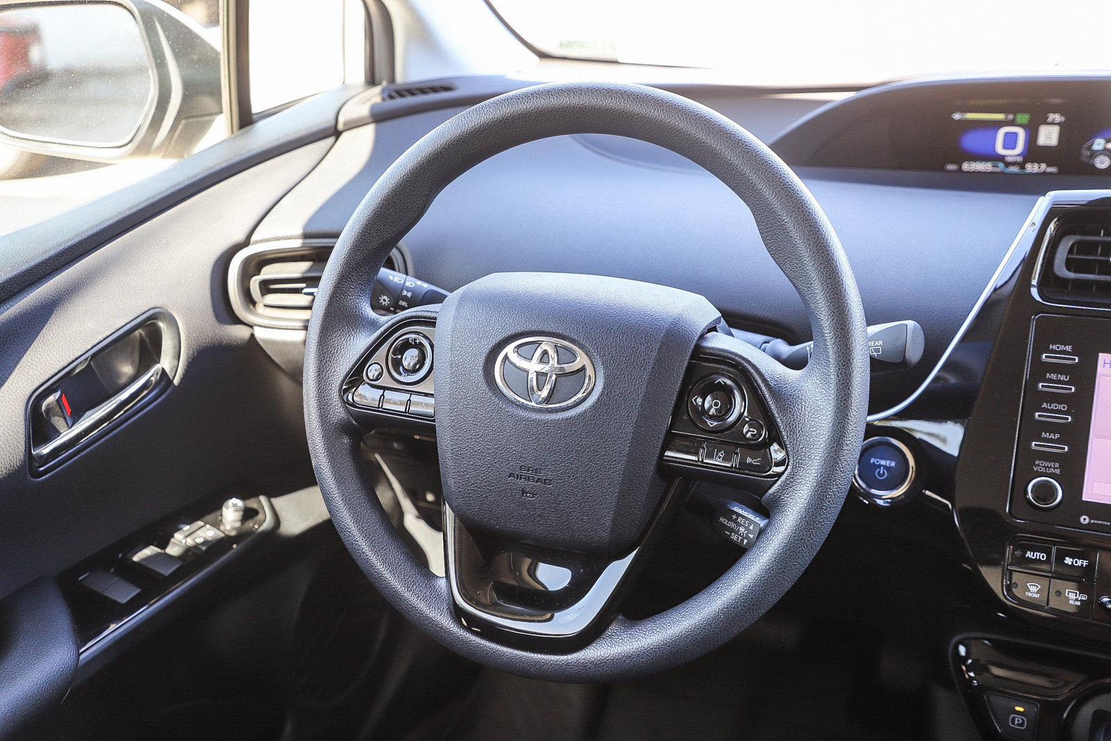 Certified 2022 Toyota Prius LE FWD image 14