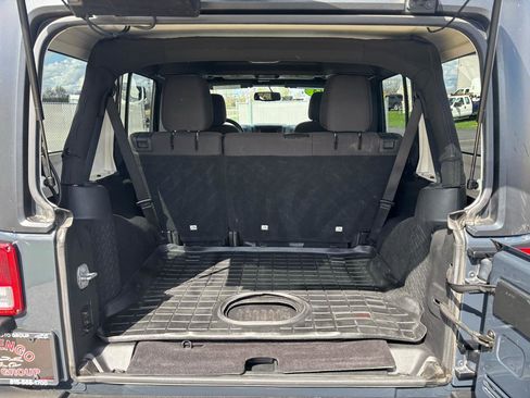 Used 2018 Jeep Wrangler Unlimited Sport S image 11