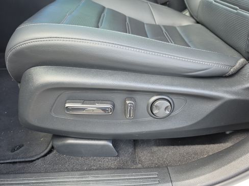 Used 2024 Honda CR-V EX-L image 16