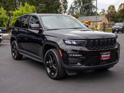 Used 2024 Jeep Grand Cherokee Limited w/ Luxury Tech Group II AWD/4WD image 4