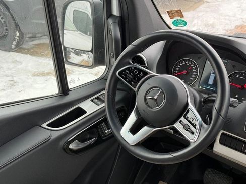 Used 2021 Mercedes-Benz Sprinter 2500 image 15