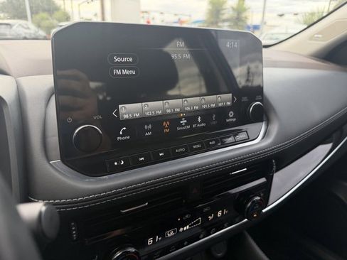 Certified 2023 Nissan Rogue SL w/ SL Premium Package image 15