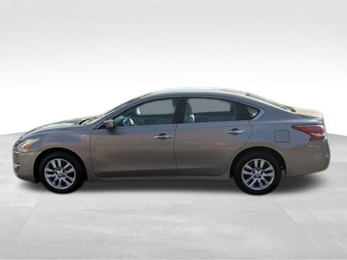 Used 2013 Nissan Altima 2.5 S FWD image 27