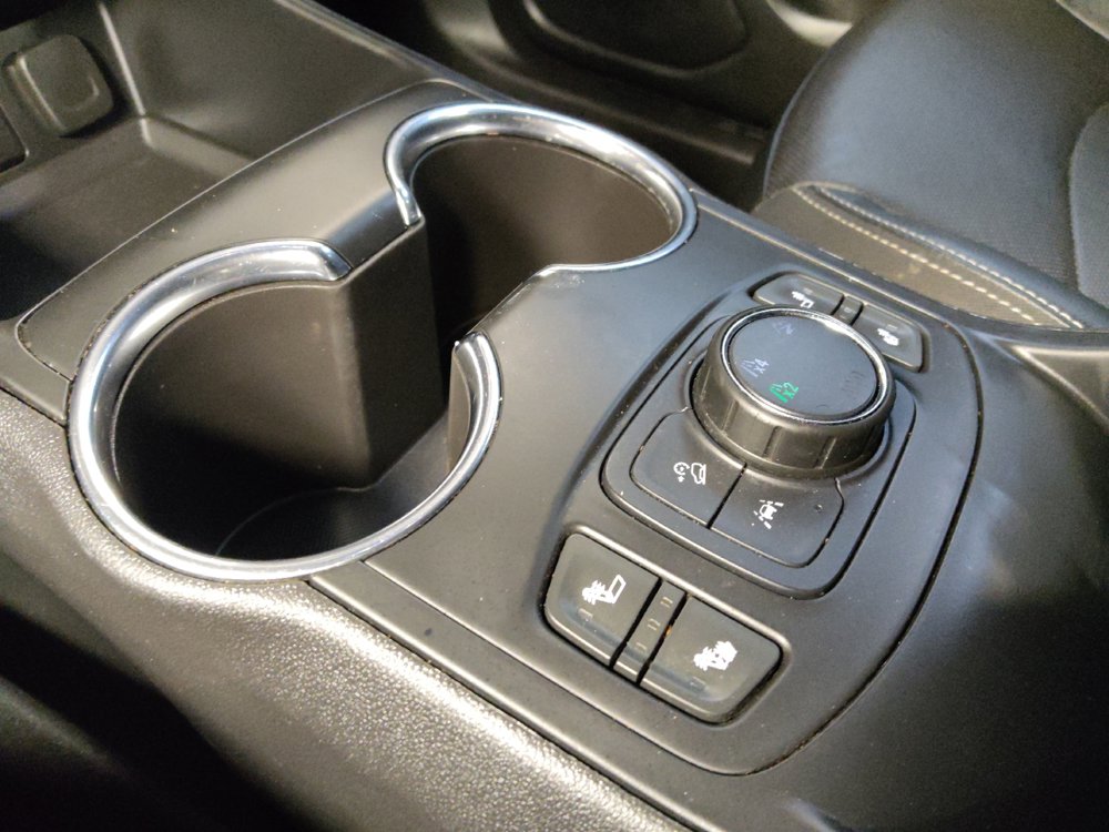 Used 2024 GMC Terrain SLT AWD/4WD image 26