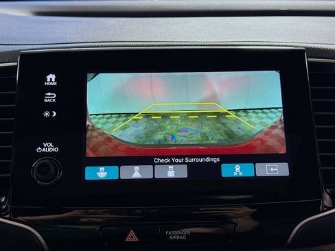 Used 2023 Honda Passport TrailSport image 3