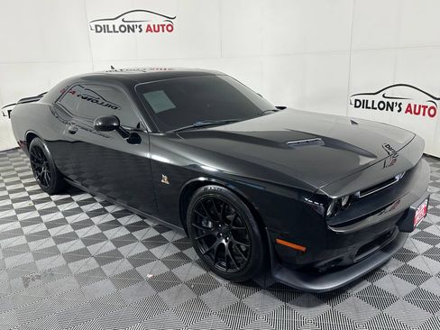Used 2016 Dodge Challenger R/T Scat Pack w/ Leather Interior Group RWD image 9