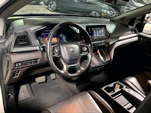 Used 2018 Honda Odyssey Touring image 18