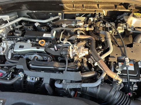 Certified 2023 Toyota Corolla Cross XSE image 28