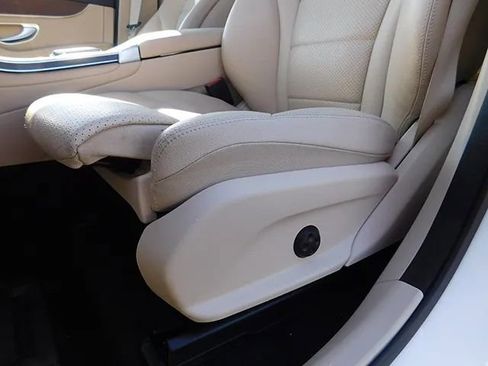 Used 2022 Mercedes-Benz GLC 300 4MATIC image 18