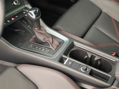 Certified 2025 Audi Q3 2.0T Premium Plus w/ Premium Plus Package image 17