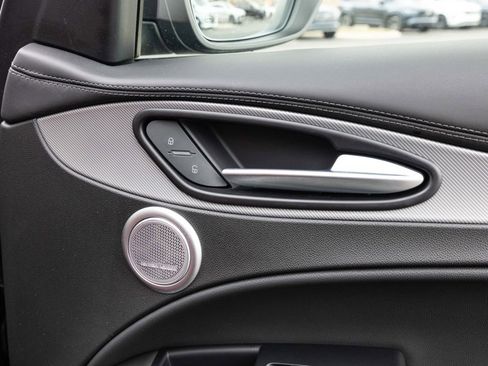 Used 2024 Alfa Romeo Stelvio Veloce image 62