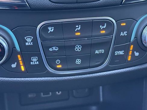 Used 2024 Chevrolet Equinox RS FWD image 20