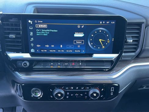 Used 2022 Chevrolet Silverado 1500 LT image 14