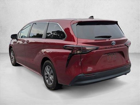 Used 2023 Toyota Sienna LE FWD image 8