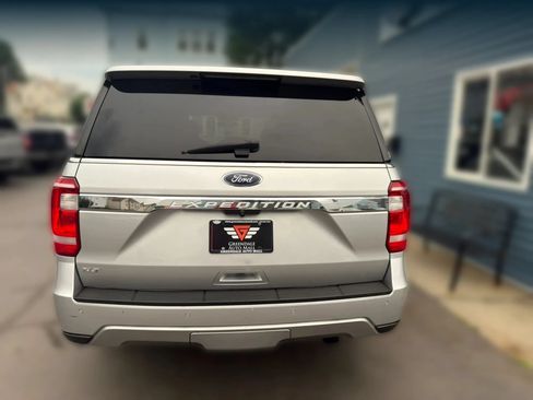 Used 2018 Ford Expedition XLT AWD/4WD image 5