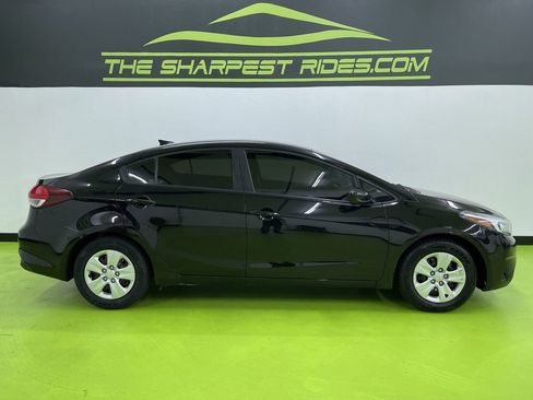 Used 2018 Kia Forte LX w/ LX Popular Package image 11