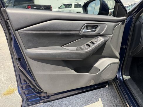 Used 2024 Nissan Rogue SV w/ SV Premium Package FWD image 12
