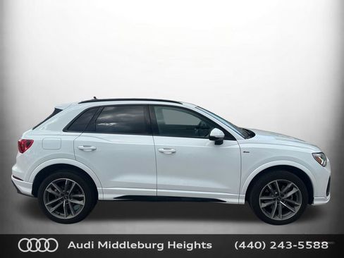 Used 2023 Audi Q3 2.0T Premium w/ Black Optic Sport Package AWD/4WD image 10