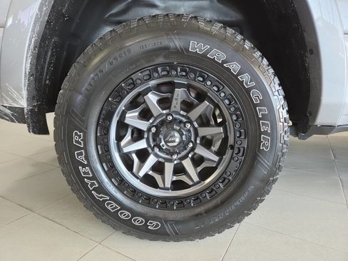 Used 2019 RAM 1500 Limited AWD/4WD image 11