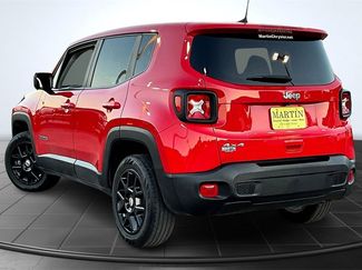 Used 2023 Jeep Renegade Latitude video 2