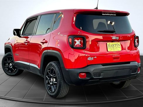 Used 2023 Jeep Renegade Latitude image 2